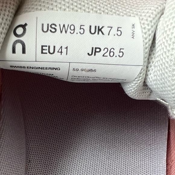 On Cloud 5 Women's Shoes in Rose Pink sz 41 EU 9.5 US - Picture 8 of 10